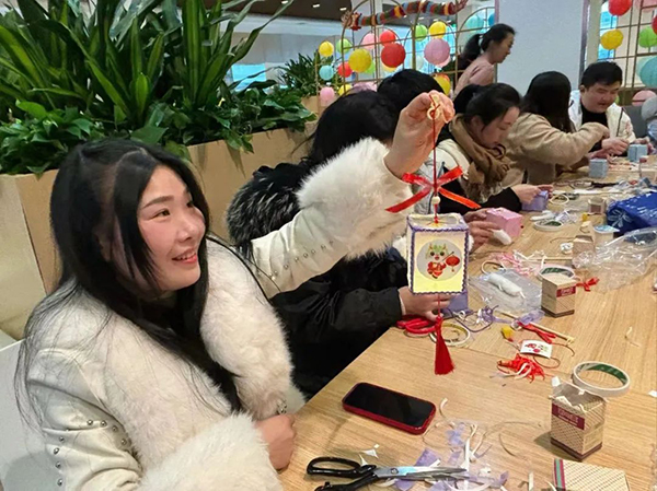 ��ʷ��� ���Ĵ��У��첩ƽ̨app������������Ԫ���������˶�